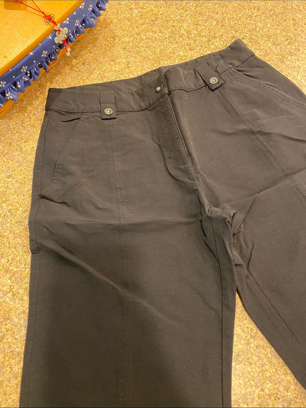 L.L.Bean Black Pants Size 8 Reg Active Pants GUC